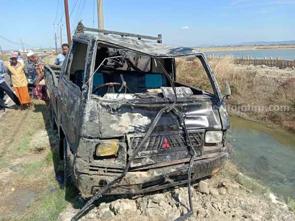Mobil Pikap di Sumenep Tercebur Parit, Sopir Meninggal Kondisi mobil pikap setelah tercebur parit