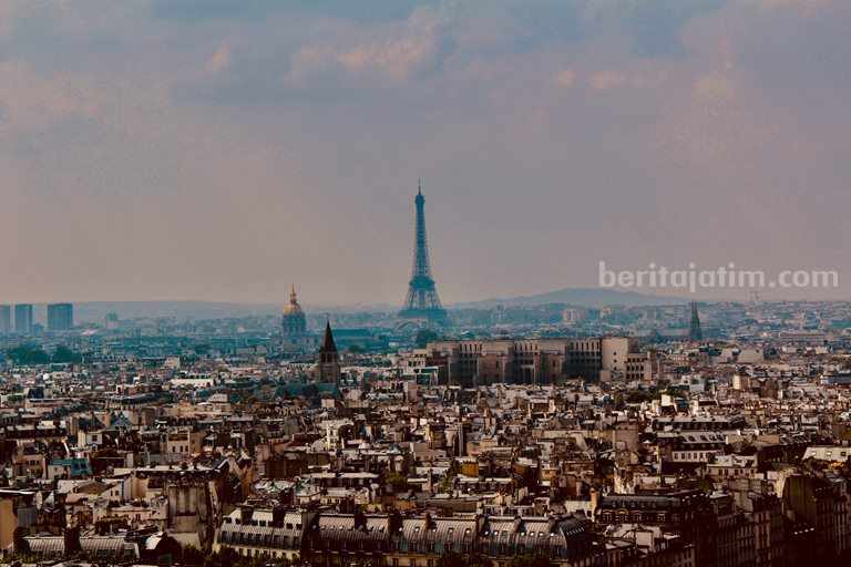 (Tidak Selamanya) Ada Cinta di Paris