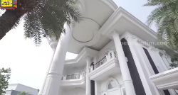 Rudy Salim Klarifikasi Perihal Rumah Mewah Putri Ariani yang Viral Tangkapan layar rumah yang ditempati Putri Ariani. (Foto: YouTube MAIA ALELDULTV)