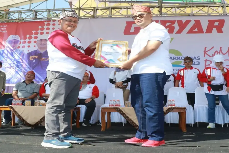 Wabup Probolinggo Timbul Prihanjoko Dapat Penghargaan Tokoh Pembina Koperasi Wabup Timbul