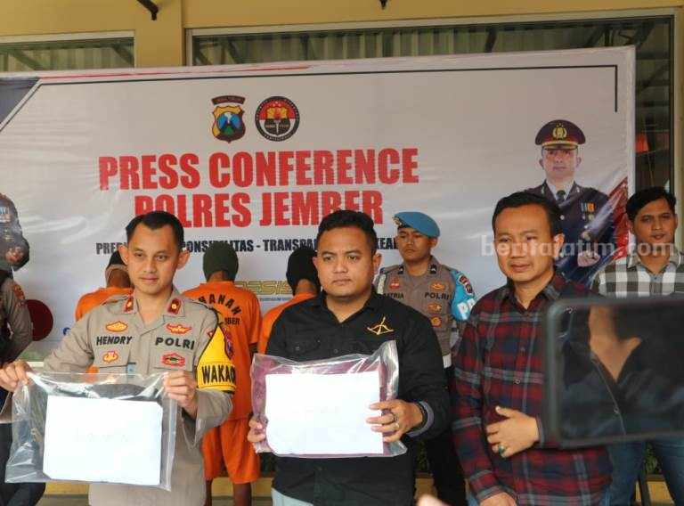 Pasang Foto Istri Orang di WA, Warga Jember Bonyok Dikeroyok
