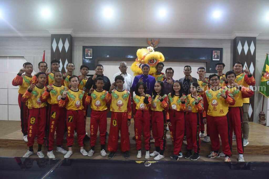 Wali Kota Kediri Dukung Tim Liong dan Barongsai Tjoe Hwie Kiong Wali Kota Kediri