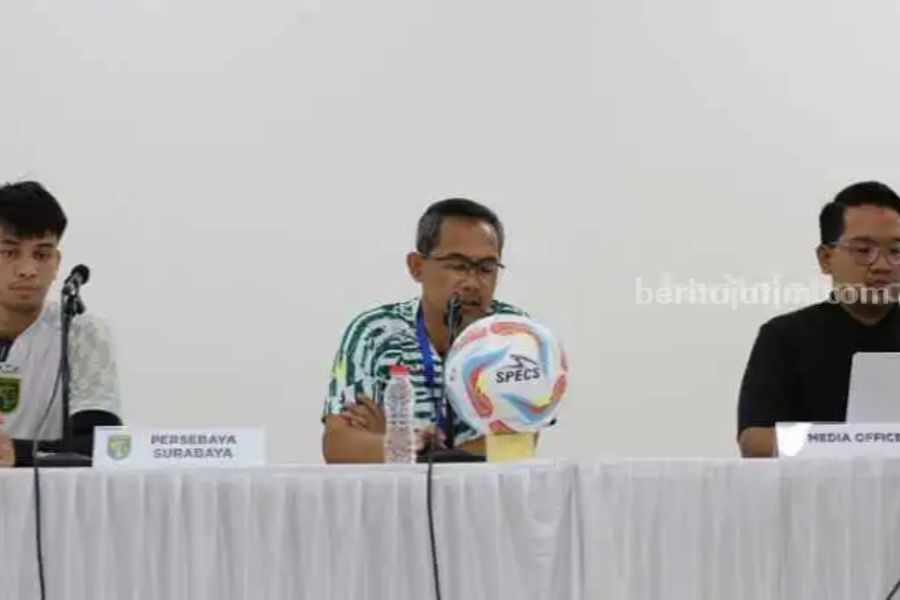 Pelatih Persebaya Desak Penggunaan VAR Meski Biaya Besar aji santoso