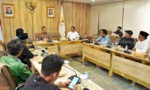 Barak 08 saat bertemu dengan Ketua DPP Partai Gerindra Sufmi Dasco Ahmad di gedung DPR Senayan Jakarta