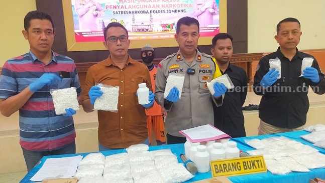 Tangkap 2 Orang, Polres Jombang Sita 1,3 Juta Pil Koplo Senilai Rp 3,9 Miliar