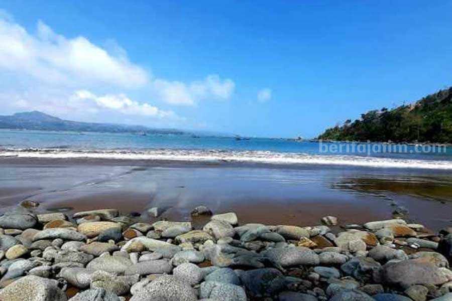 Pesona Pantai Klatak Tulungagung.