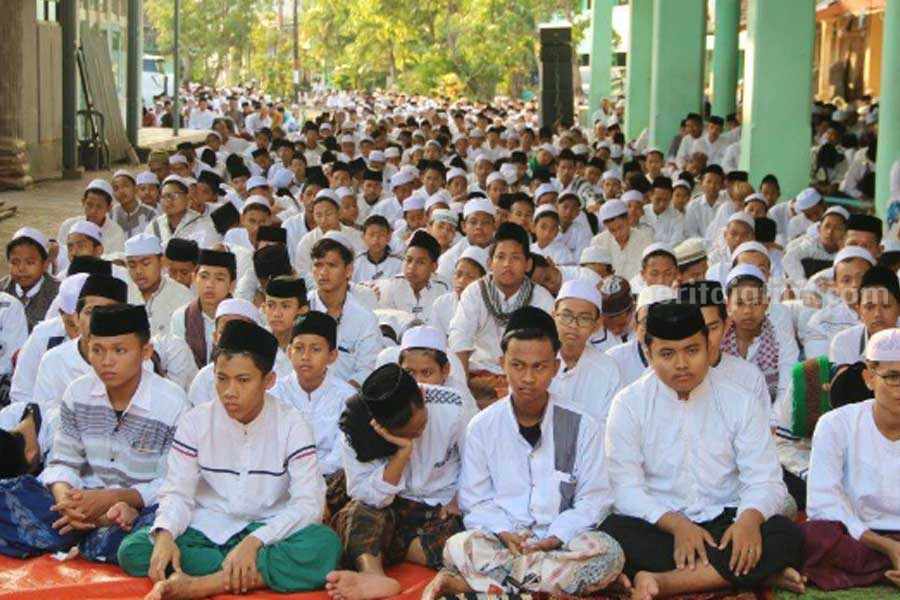 Para santri Pondok Pesantren Langitan sekarang. (Langitan.net)