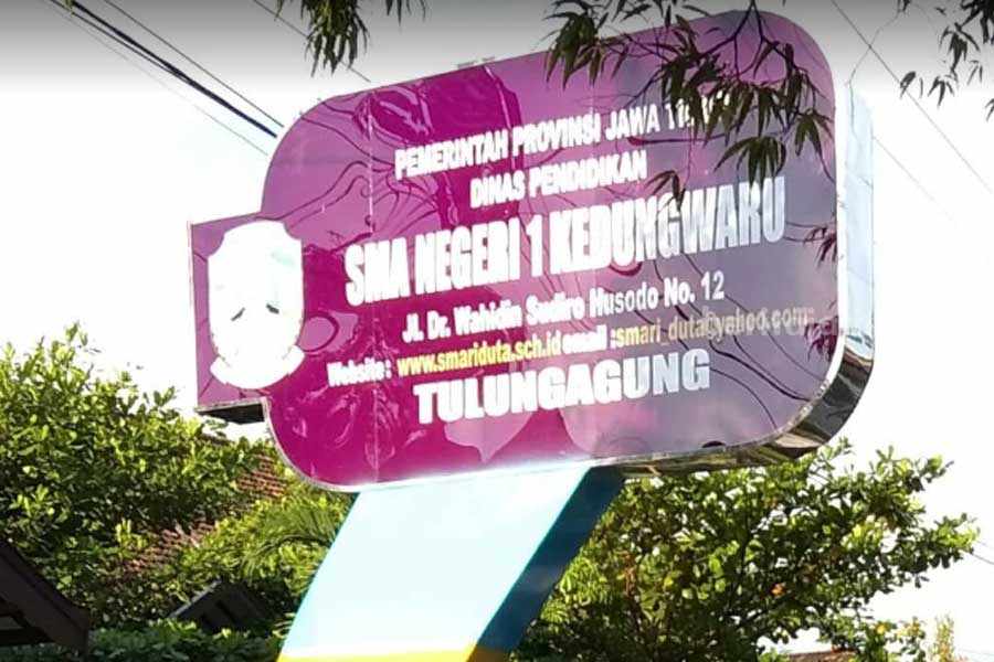 SMA Negeri 1 Kedungwaru Tulungagung.