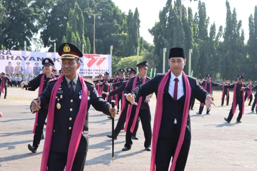 Kapolres Tuban dan Bupati Aditya Menari Tayub Bersama Tayub Tuban