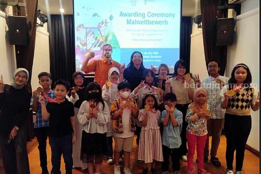 Acara Awarding Ceremony Malwettbewerb, di Ruang Halle, Wisma Jerman Surabaya, Jumat (30/6/2023). (Foto: Fitri Yuliani/beritahatim.com)