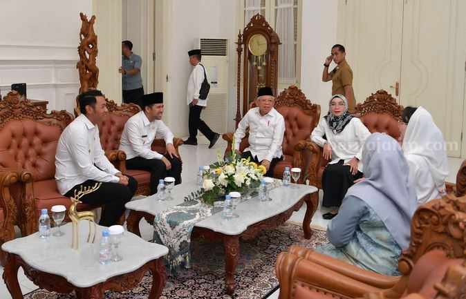 Wakil Presiden KH Ma'ruf Amin saat disambut oleh Bupati Tuban Aditya Halindra Faridzky. [Foto:istimewa]