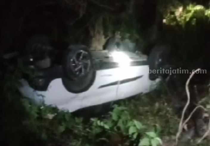 Lokasi Kecelakaan Artis Dikenal Angker, Jalan Bisa Mendadak Tampak Lebar Potongan vidoe amatir kecelakaan yang melibatkan artis dangdut Irwan Sumenep (Foto: Zamachsari/beritajatim.com)