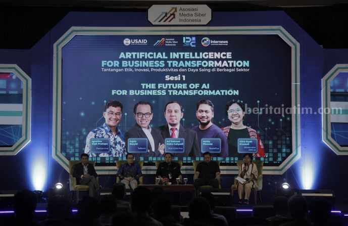 Diskusi membahas kecerdasan buatan yang digelar Asosiasi Media Siber Indonesia (AMSI) di Hotel El Royale, Bandung, Jawa Barat, 22 Agustus 2023.