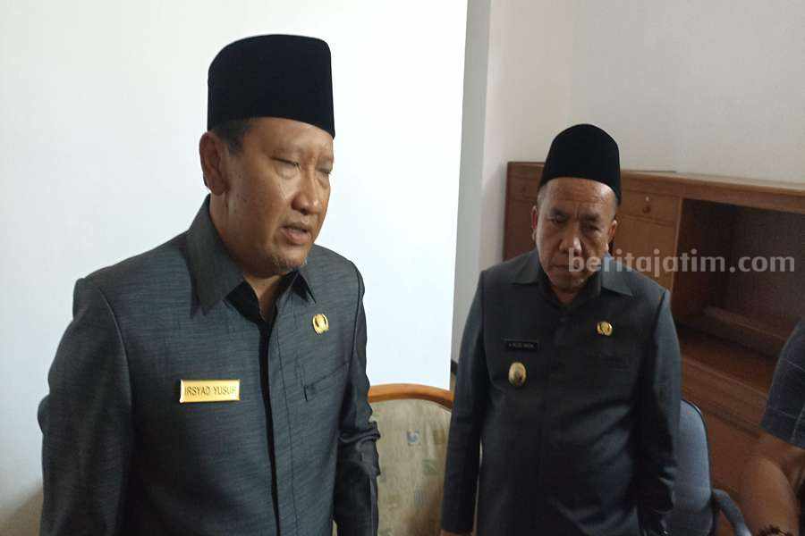 Bupati Pasuruan Irsyad Yusuf dan Wakil Bupati Pasuruan Mujib Imron.