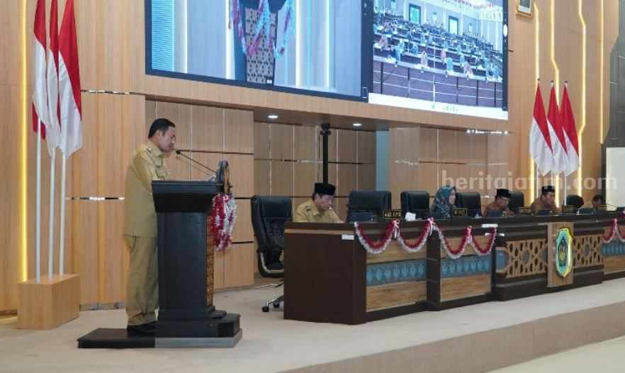 Perubahan APBD Lamongan Fokus Ekonomi dan Entas Kemiskinan Penyampaikan nota keuangan rancangan perubahan APBD Lamongan 2023, di ruang rapat paripurna gedung DPRD Kabupaten Lamongan.