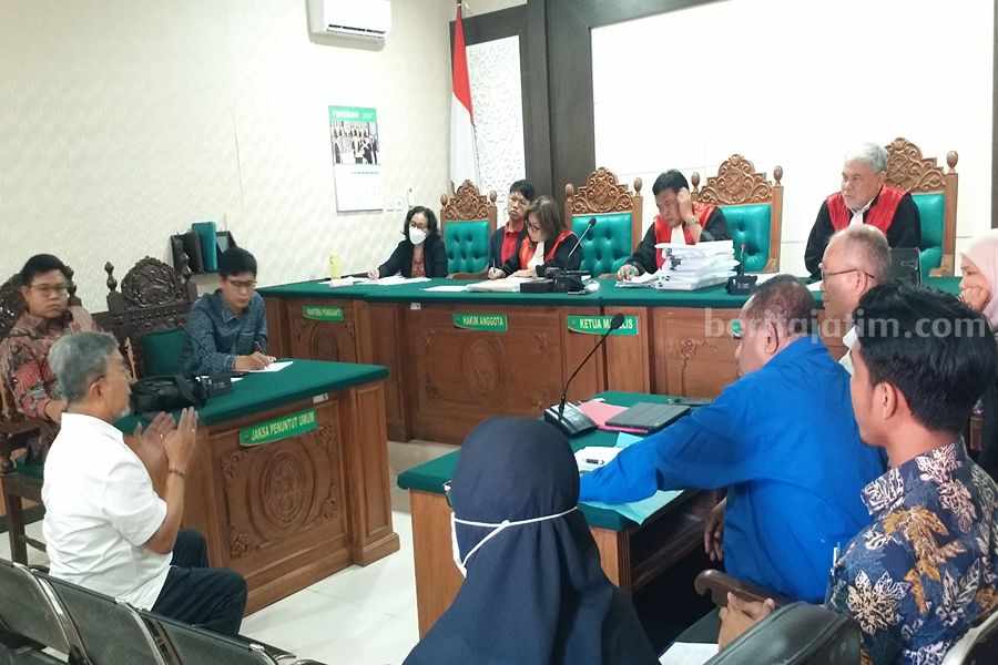 Prof. Dr. Nindyo Pramono,S.H.,M.S sebagai saksi ahli di persidangan kredit macet PT HSI kepada Bank OCBC NISP