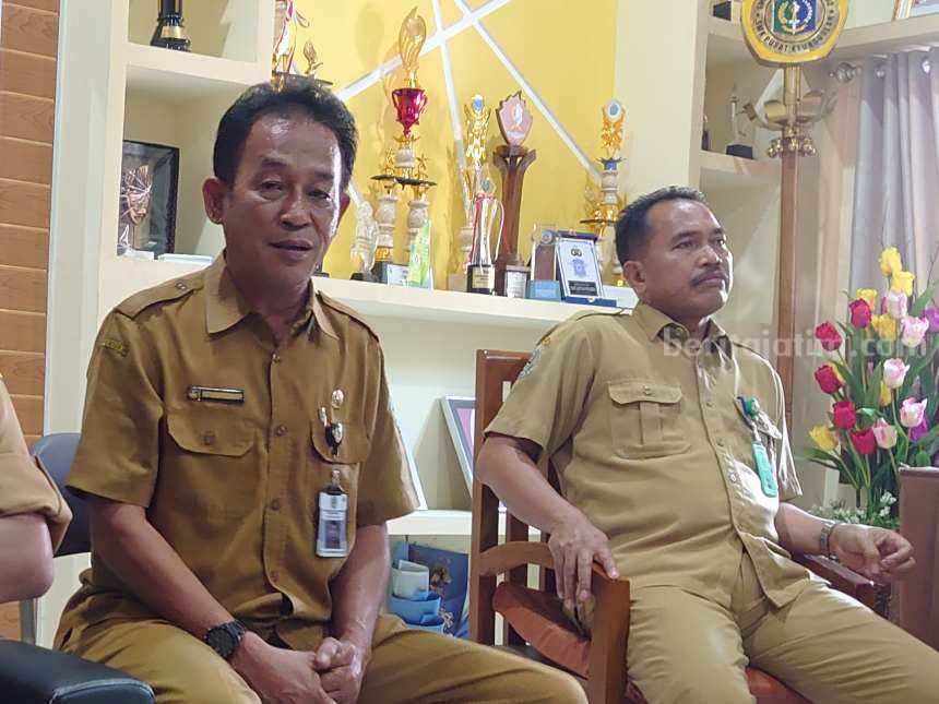 Kepala Sekolah Menengah Kejuruan Negeri (SMKN) 1 Bojonegoro, Fatkhurrohim.