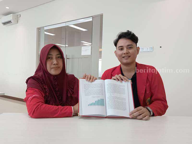 Mahasiswa Untag Surabaya Teliti Kedudukan AI pada Sistem Peradilan Pidana di Indonesia Raul Julito Safarrel Gamawanto didampingi dosen pembimbingnya Wiwik Afifah, S.Pi., S.H., M.H.