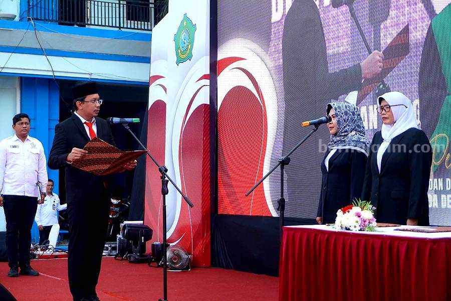 Bupati Sidoarjo Gus Muhdlor Lantik Direktur Administasi dan Keuangan Perumda Delta Tirta Gus Muhdlor