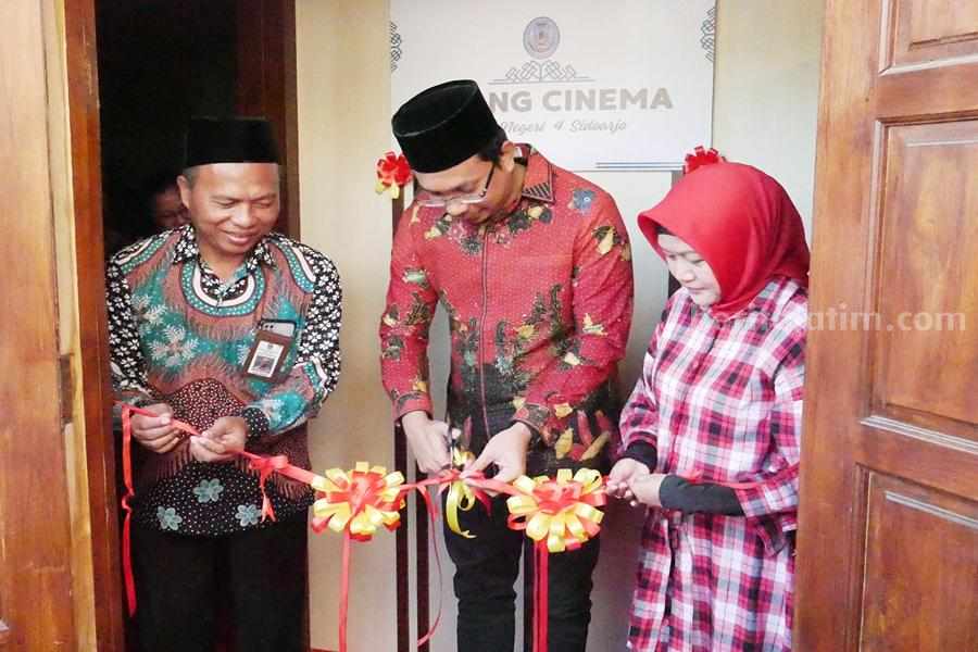 Bupati Sidoarjo H. Ahmad Muhdlor Ali (Gus Muhdlor) resmikan ruang cinema