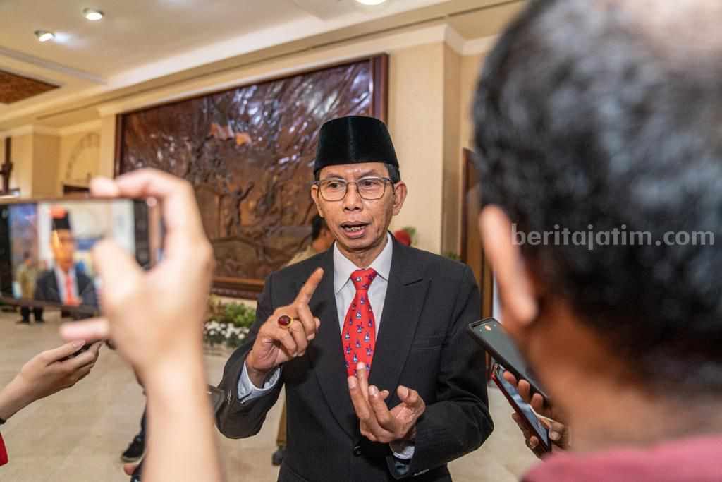 Ketua DPRD Kota Surabaya Adi Sutarwijono