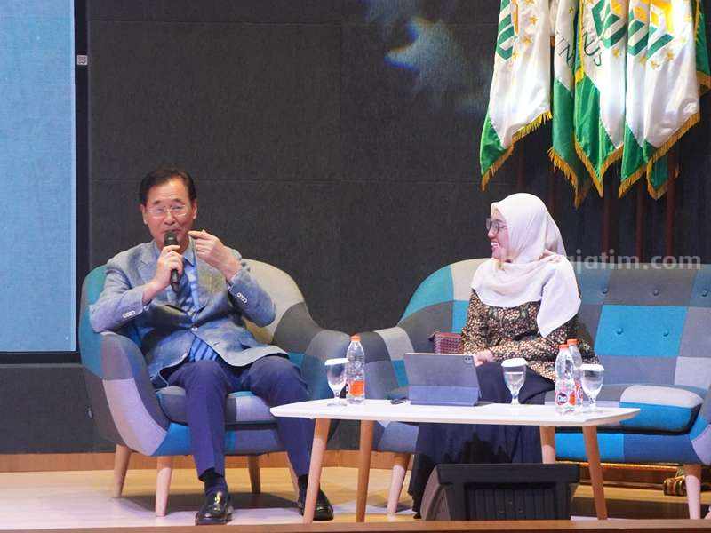 Kuliah pakar dan visiting professor dengan tema Migrant Health & Human Rights.