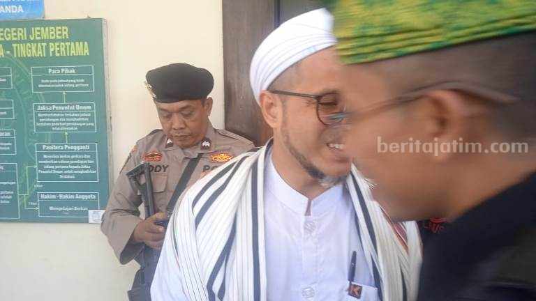 Majelis Hakim Tunda Vonis Perkara Pencabulan Santriwati di Jember