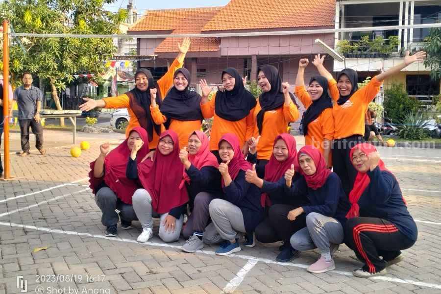 HUT RI di Manyar c