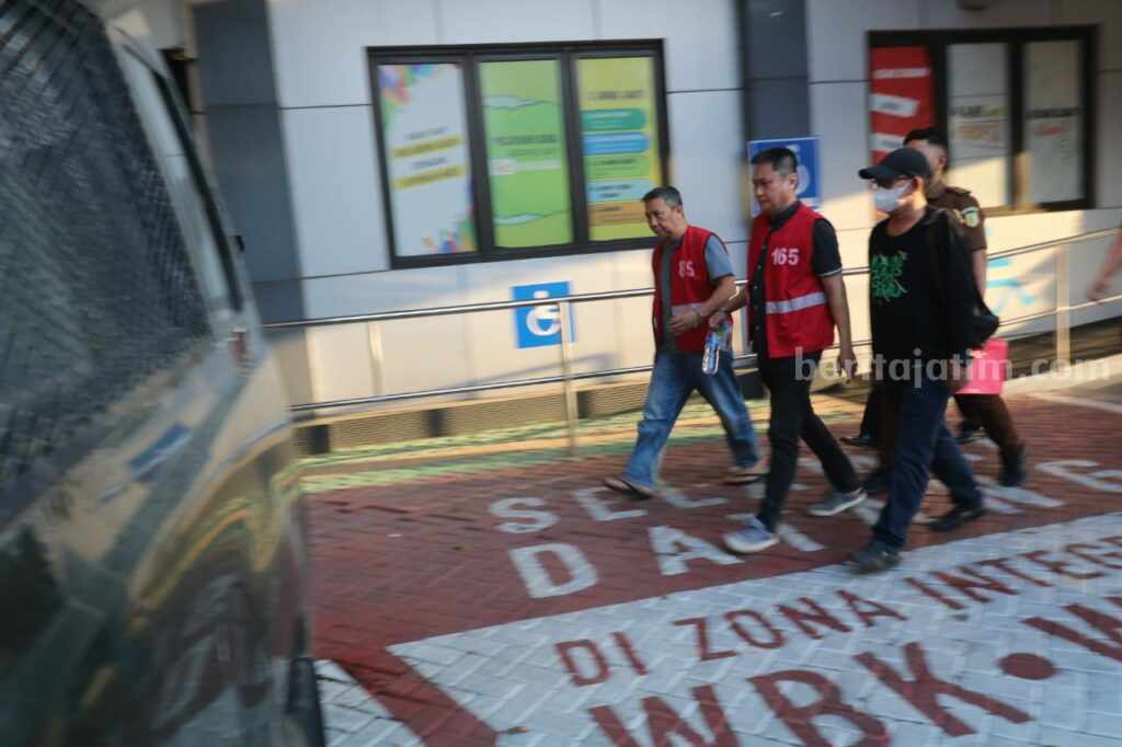 Dua Bos Sipoa Group Saat Dibawa Ke Rutan Medaeng