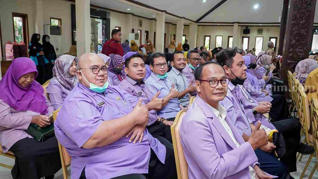 Seminar Manula Kesehatan, yang berlangsung di Pendopo Lokatantra Lamongan.