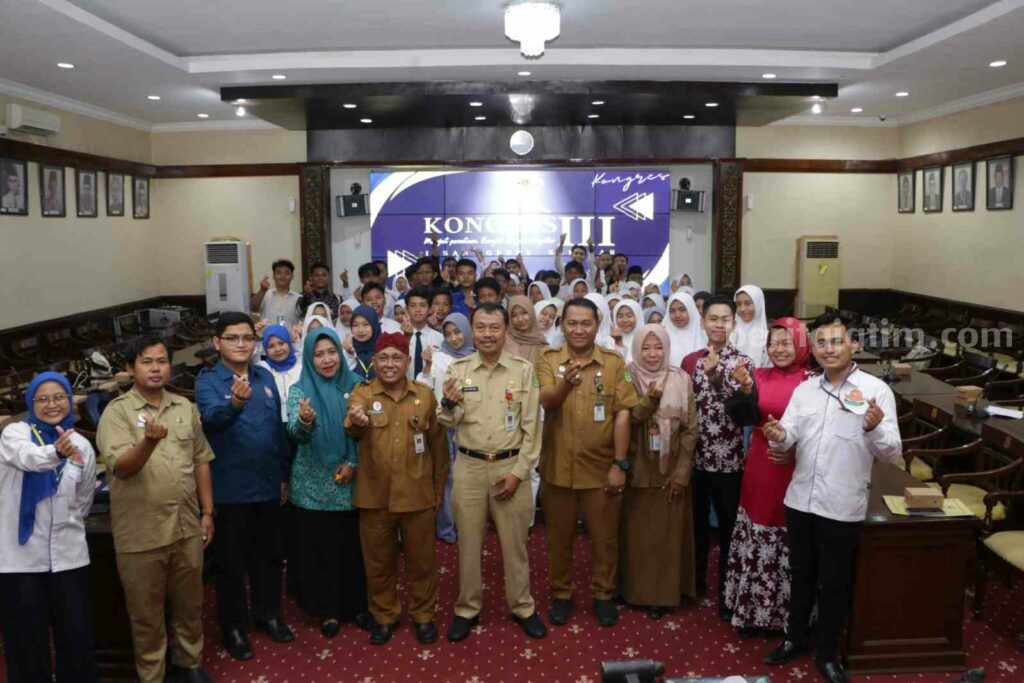 Sekda Sumenep, Edy Rasiyadi menghadiri Kongres Insan GenRe