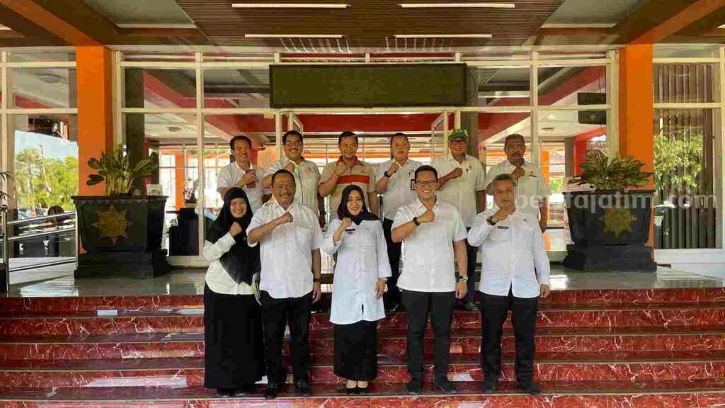 Bupati Mojokerto Ikhfina Fahmwati saat menerima tim PB Porprov VIII/2023 Jawa Timur. [Foto : ist]