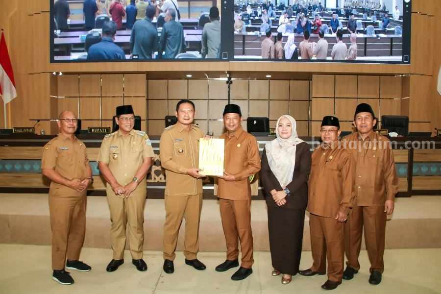 Rapat Paripurna Pengesahan Rancangan Perubahan Kebijakan Umum Anggaran (KUA) dan Prioritas dan Plafon Anggaran Sementara (PPAS) Tahun 2023.