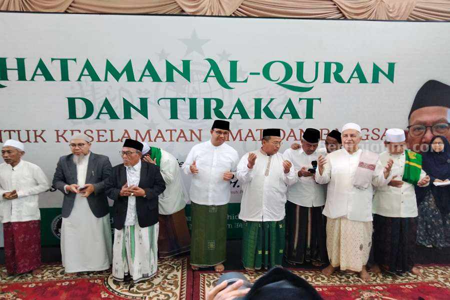 Anies Baswedan saat kunjungan ke Ponpes At-Tauhid Sidosermo Surabaya