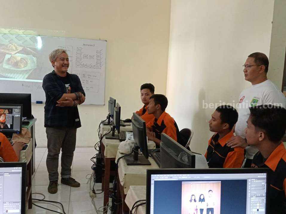 Dindik Jatim Tambah 4 Tempat Uji Kompetensi Bertaraf Nasional Kepala Dindik Jatim Aries Agung Paewai saat meninjau MJC