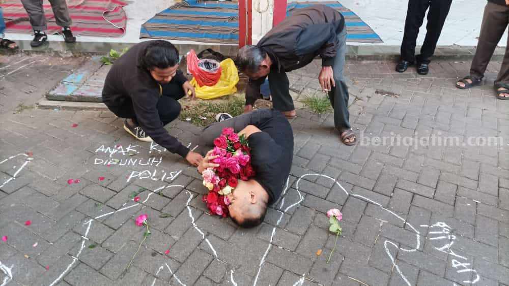 Aksi Teatrikal Tragedi Kanjuruhan, Merawat Ingatan