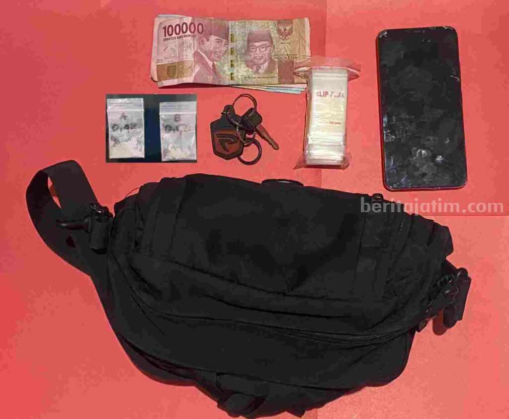Barang bukti yang diamankan dari tangan pelaku, TP (38). [Foto : ist]