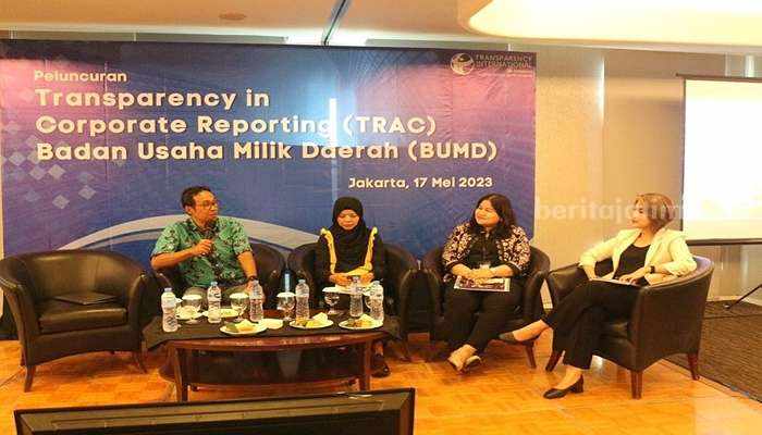 Dua BUMD Jatim Masuk Penilaian Papan Atas Skor TRAC TII 2023 Pemeringkatan Transparency in Corporate Reporting (TRAC) TII 2023