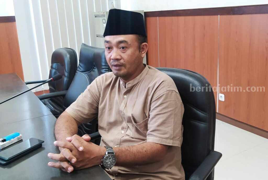 Produksi Garam di Bangkalan Tak Berkembang Fadhur Rosi, Anggota Komisi B DPRD Bangkalan (Foto: Zamachsari/beritajatim.com)