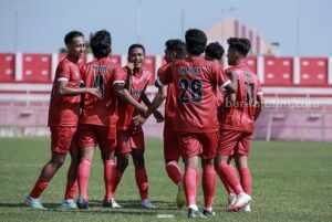 Usai Kalahkan Kota Batu, Kota Blitar Bersiap Tundukkan Kabupaten Pasuruan Kesebelasan PSSI Kota Blitar saat merayakan kemenangan melawan Kota Batu di Pra Porprov Jatim 2023, Selasa (15/8/2023)