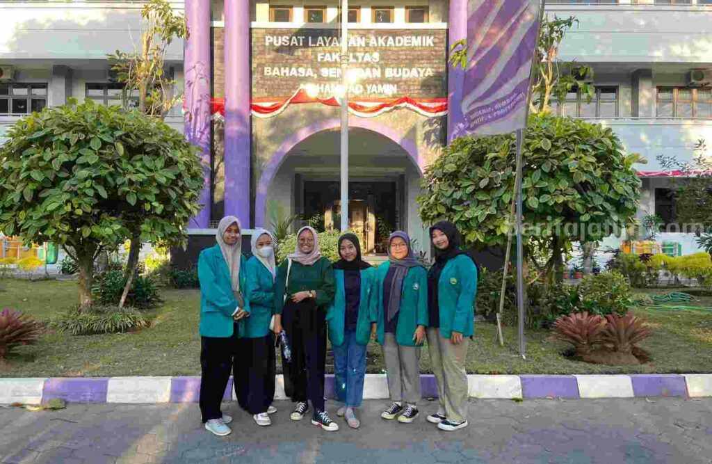 Mahasiswa PBSI Unisma Malang Rasakan Pembelajaran di Kampus Lain