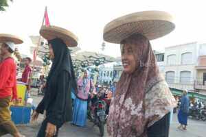 Sejumlah Pedagang Kaki Lima (PKL) dikawasan alun-alun Kota Pasuruan lakukan lomba