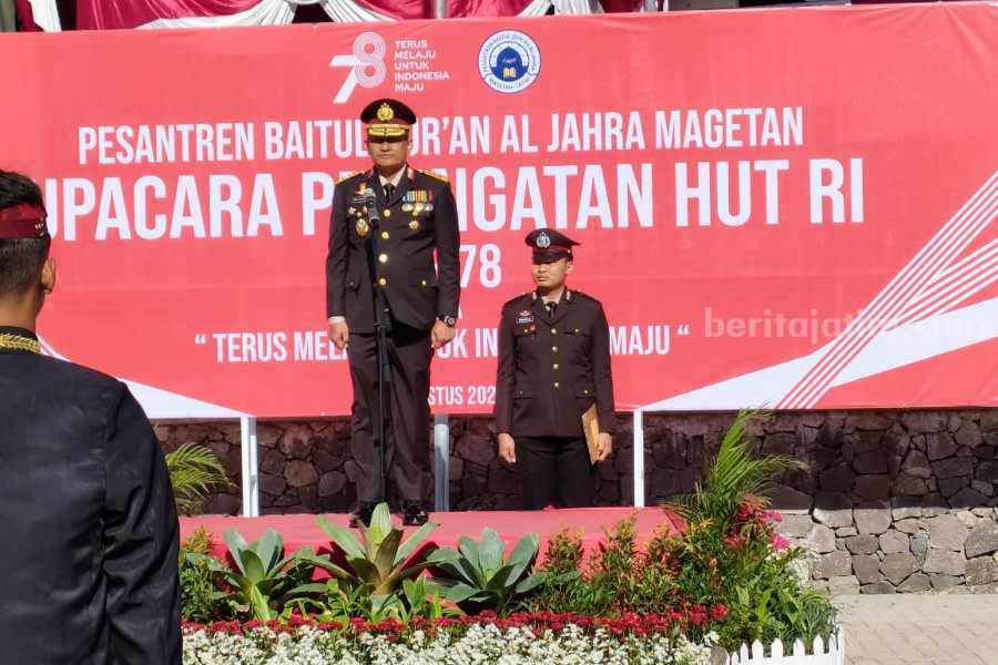 Deputi BNPT Jadi Inspektur Upacara di Ponpes Al Jahra Magetan, Ini Agendanya Deputi Bidang Penindakan dan Pembinaan Kemampuan Badan Nasional Penanggulangan Terorisme (BNPT) RI Irjen Pol Ibnu Suhaendra jadi Inspektur Upacara dalam Upacara Bendera memperingati HUT ke-78 Kemerdekaan RI di Ponpes Al Jahra Magetan, Kamis (17/8/2023)