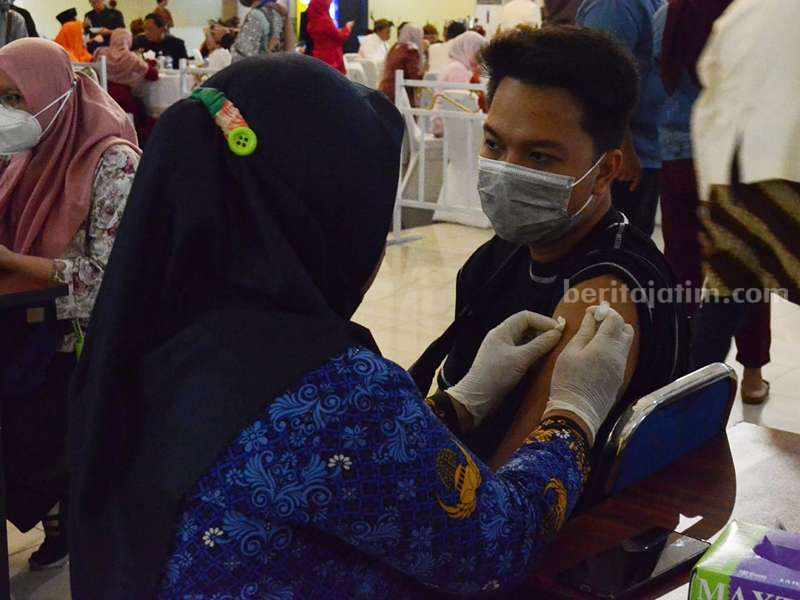 Unair Buka Layanan Vaksin Inavac Gratis di HUT ke-78 RI Pelayanan vaksinasi inavac buatan Unair