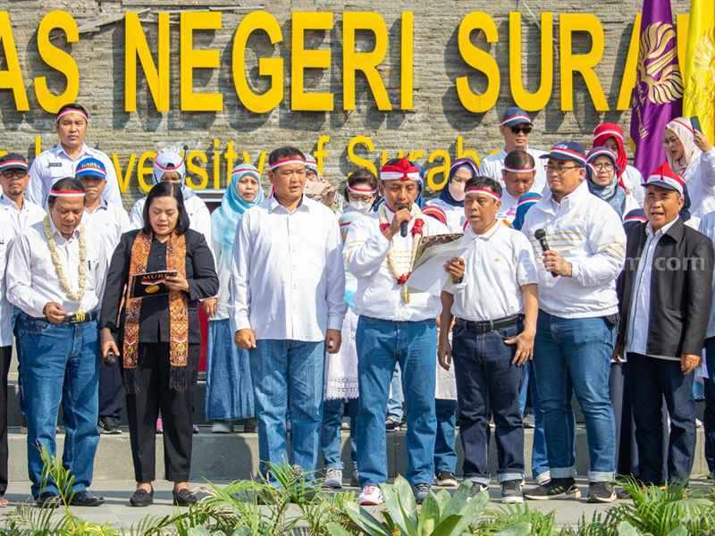 Deklarasi antinarkoba pada PKKMB Unesa 2023
