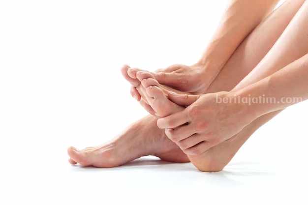 Ilustrasi kaki bengkak. (Foto: fabrikasimf/freepik.com)