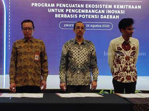 PENS Jadi Kampus Vokasi Pengampu Utama Program Penguatan Ekosistem Kemitraan Penandatanganan kontrak 20 kampus vokasi di Jawa Timur