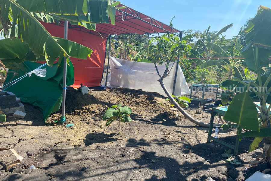 Makam Ervin Sukma Pringgodani usai petugas kepolisian melakukan ekshumasi, Kamis (24/08/2023) kemarin.