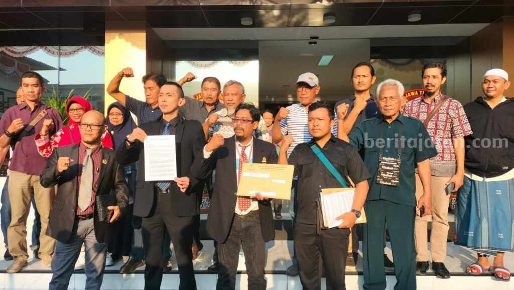 Rahadi Sri Wahyu Jatmika kuasa hukum para mantan anggota dewan kota Malang saat melaporkan walikota ke Polda Jatim