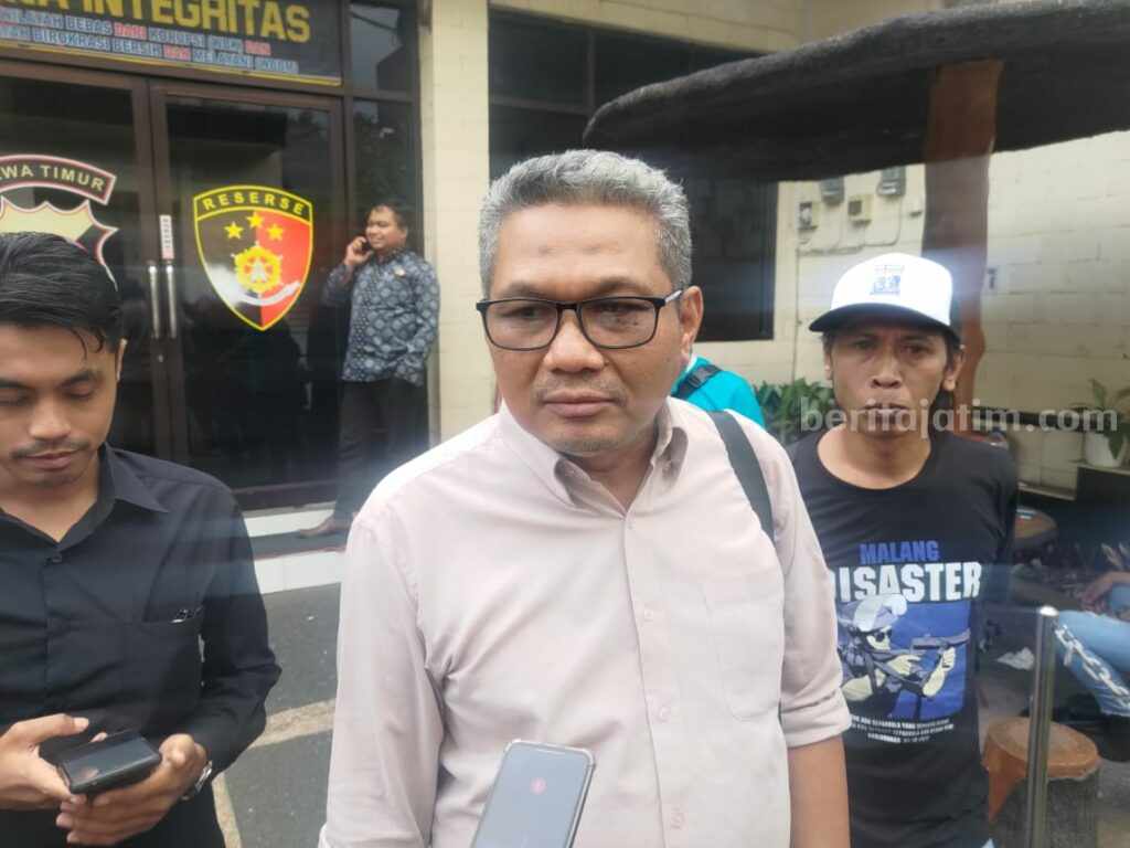 Tim Advokasi Tragedi Kanjuruhan Anggap Belum Adil dengan Vonis MA Imam Hidayat, Kuasa Hukum Keluarga Korban Tragedi Kanjuruhan dari Tim TATAK ketika di Polres Malang.